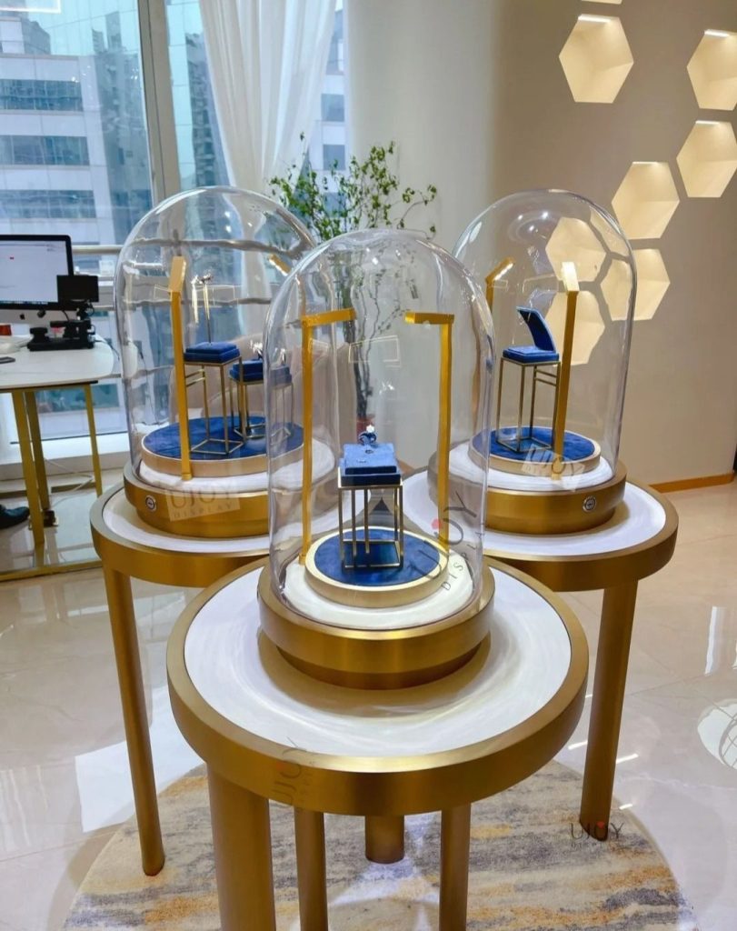 jewelry display showcase