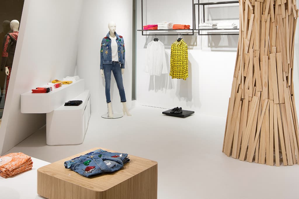 women's clothes store